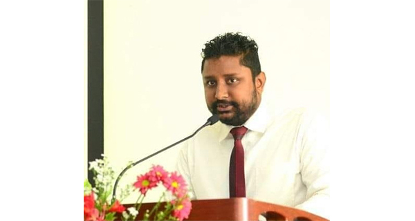 ජපුර කථිකාචාරයවරයෙකු මිරිහාන පොලිසියෙන් බලහත්කාරයෙන් රැගෙන යාමට ගත් උත්සහය වරදියි.