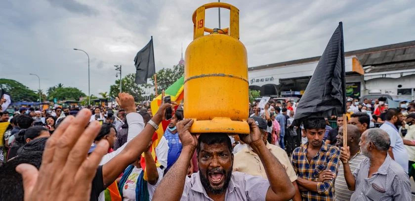ලංකාව සම්පූර්ණයෙන්ම බිඳවැටේවි..! – ඇම්නෙස්ට් ඉන්ටනැෂනල්