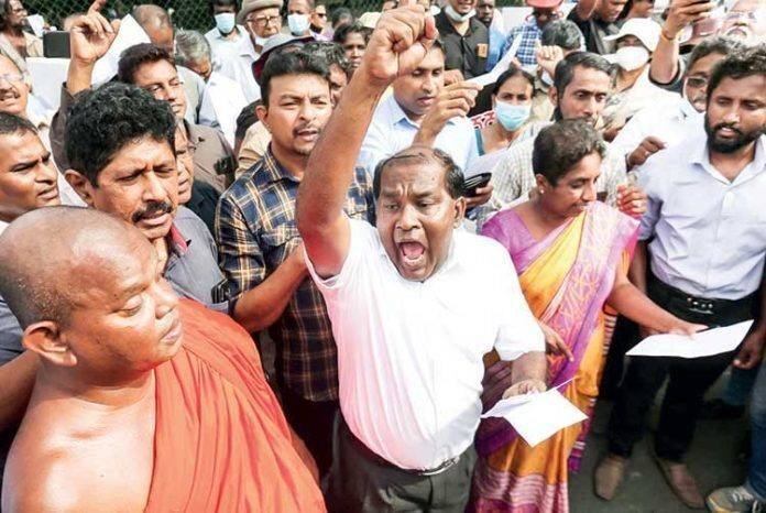 සමස්ත මහා වැඩවර්ජන ගල උඩ සටනකට එළඹෙමු! – අජිත් පැරකුම් ජයසිංහ