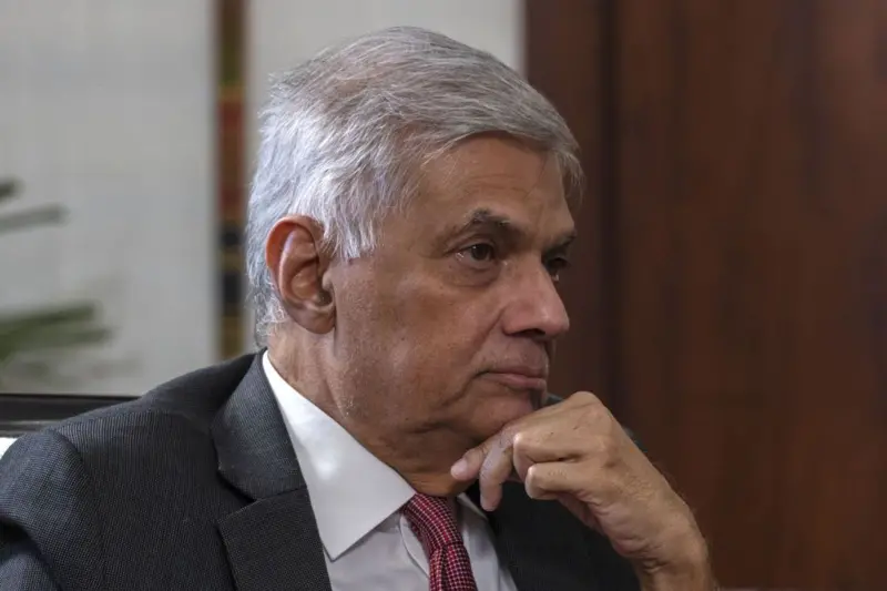 ජනපති රනිල් වික්රමසිංහට ජනාධිපතිවරණයට ඉදිරිපත් වීමේ වරම් අහිමි වෙයි ද?