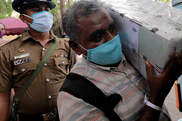 ජනාධිපතිවරණය වෙනුවෙන් පොලිස් සහ රාජ්‍ය නිලධාරීන්ට මානව හිමිකම් කොමිසමෙන් මාර්ගෝපදේශ.