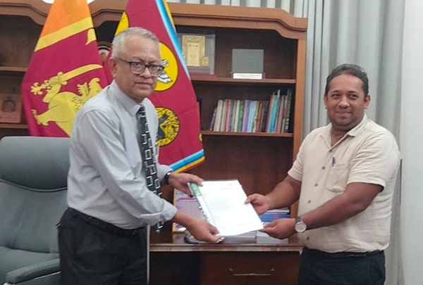 ක්ෂුද්‍ර මූල්‍ය සමාගම් නියාමනය සදහා බලය ලැබෙන අතුරු ව්‍යවස්ථාවක් නැගෙනහිර ආණ්ඩුකාරවරයා වෙත