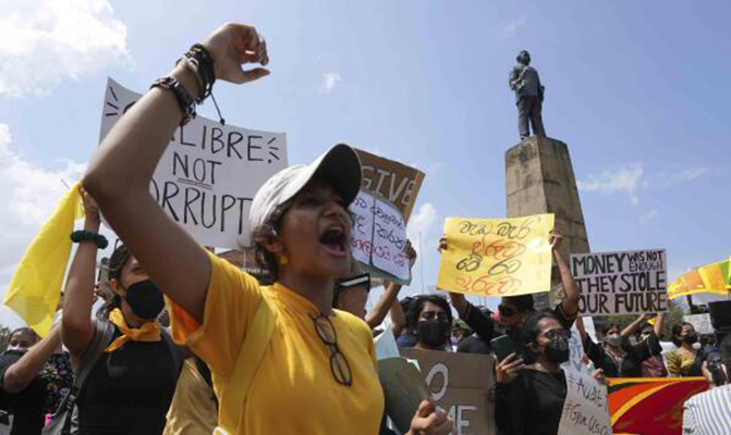 ඵලදායි නොවන පොල් ඉඩම් සහ ප්‍රජාතන්ත්‍රවාදය – මහාචාර්ය රොහාන් සමරජීව