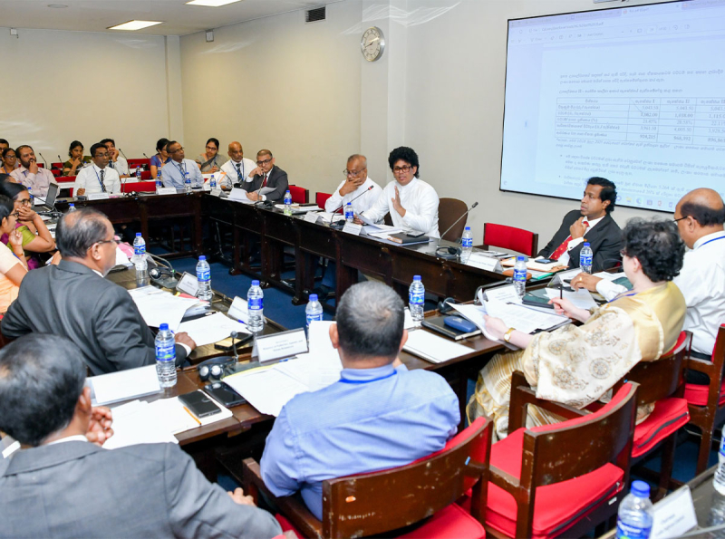 එළැඹෙන අලුත් අවුරුද්ද වෙනුවෙන් අඩු ආදායම්ලාභීන්ට සහන මල්ලක්