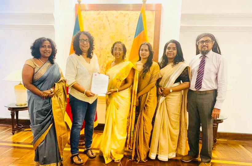 අගමැතිනි සමඟ තුෂ් වික්‍රමනායක ළමා ආරක්ෂණය සම්බන්ධයෙන් ‘සාර්ථක’ සාකච්ඡාවක්!