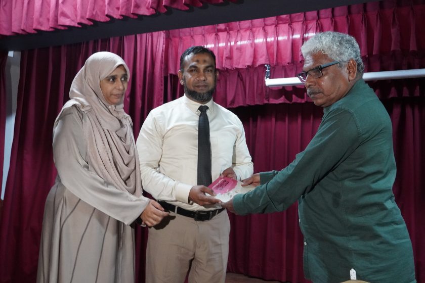රතන හාමුදුරුවෝ, වීරවංශ චන්න ජයසුමනලා අතරේ මදුෂ් හමු වූ සාෆිගේ කතාව පොතකින් එලි දකී.