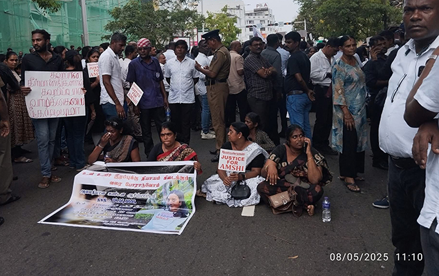 පාසැල් දැරියක් සියදිවි හානි කරගැනීම‌ට ඒරෙහිව විරෝධතාවයක්