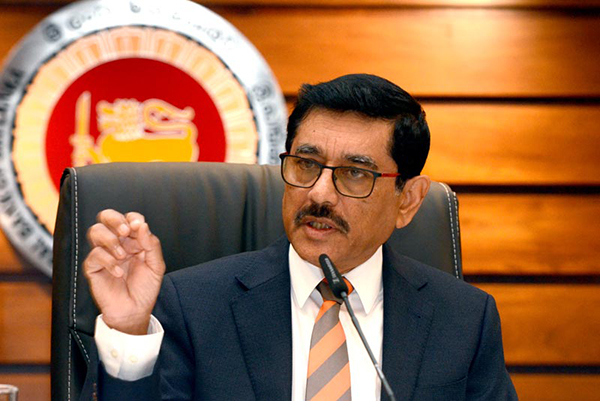 මහ බැංකුව පොලී අනුපාතික අඩු කළේ ඇයි?