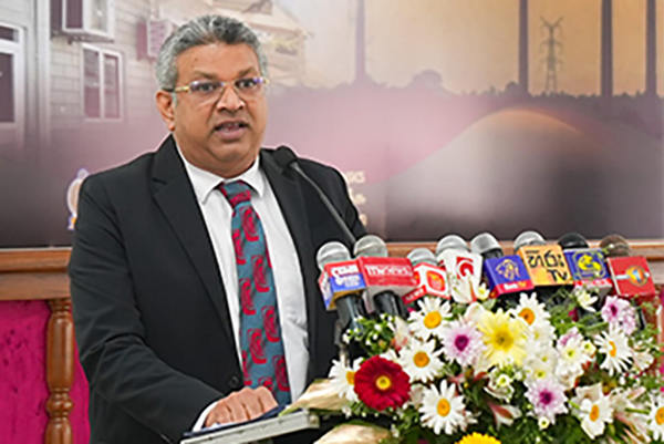 නඩු ප්‍රමා­දය අවම කරන්න විනි­සු­රු­ව­රුන් බොහෝ වෙහෙ­සෙ­නවා – හර්ෂණ නානා­ය­ක්කාර