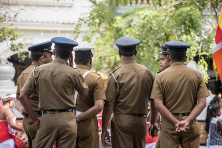 දූෂිත නිළධාරීන් 400ක් පොලිස් සේවයෙන් ඉවතට!