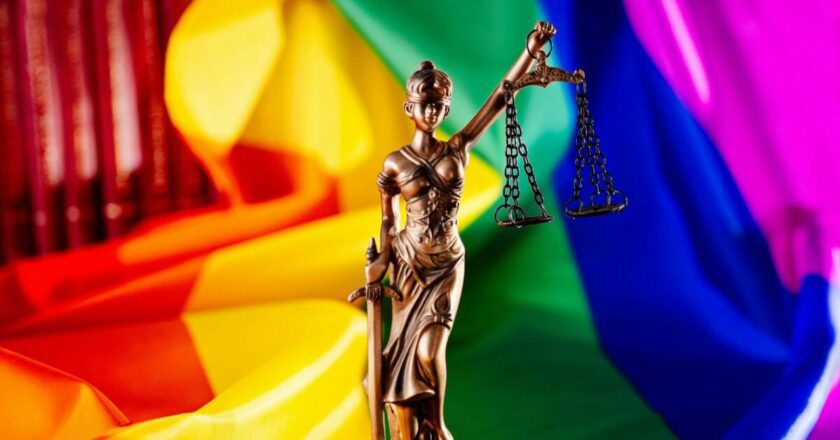 LGBTIQ ප්‍රජාව ඉලක්ක කරගත් යටත් විජිත යුගයේ නීති ප්‍රතිසංස්කරණය කරන මෙන් රයිට් ටු ලයිෆ් මානව හිමිකම් මධ්‍යස්ථානය රජයෙන් ඉල්ලයි.