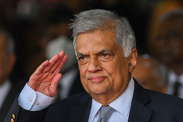 රනිල්ට ගහනකොට චංචලාට රිදෙනවද? – අජිත් පැරකුම් ජයසිංහ