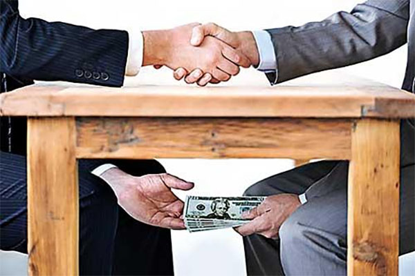 පසුගිය සතියේ රාජ්‍ය නිලධාරීන් කිහිපදෙනෙකු අල්ලස් දැලේ