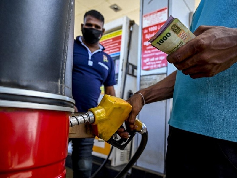 තෙල් මිල කොයිබටද?