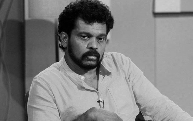 මම ‘කොන්දේසි විරහිත කලාවක්’ වෙනුවෙන් පෙනී හිටින කෙනෙක්. – අශෝක හඳගම