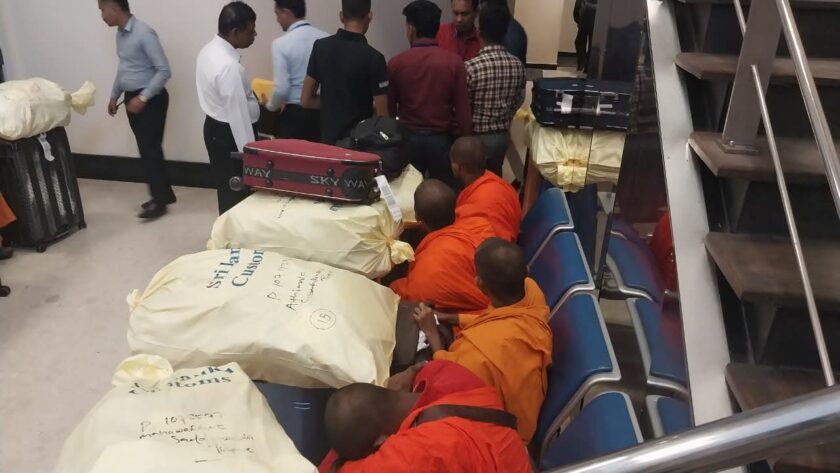 රුපියල් කෝටි 110ක මත්ද්‍රව්‍ය තොගයක් සමග චීවරධාරින් 22දෙනෙකු කටුනායක දී අත්අඩංගුවට!