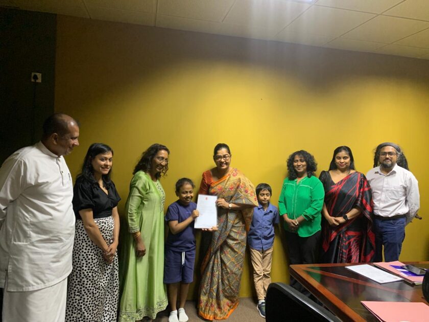 ශාරීරික දඬුවම් අවසන් කිරීමට ළමුන් දෙදෙනෙකුගෙන් ළමා කටයතු අමාත්‍යවරියට විවෘත ලිපියක්