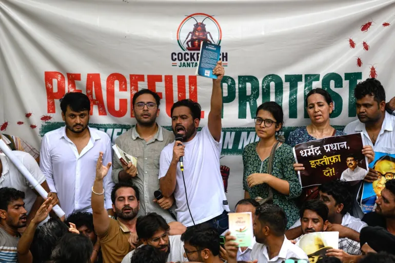 ‘කැරපොතු පක්ෂයේ’ පළමු වීදි විරෝධතාවයට ආණ්ඩු විරෝධී දැවැන්ත තරුණ බලවේගයක් එක්වෙයි!