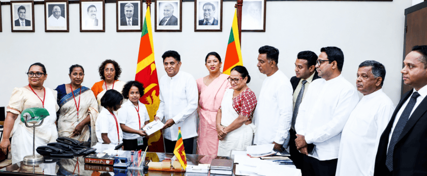 නොවිසඳුණු ළමා අපයෝජන පැමිණිලි 46,000 වෙනුවෙන් යුක්තිය ඉල්ලා ඉදිරිපත් කළ මහජන පෙත්සම විපක්ෂ නායකවරයාගේ අතට!