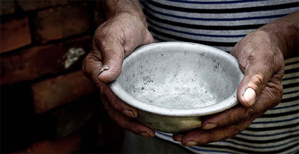 තවමත් ශ්‍රී ලාංකිකයන් පස් දෙනෙකුගෙන් එක් අයෙකු දුප්පත්කමින් පෙළෙනවා.